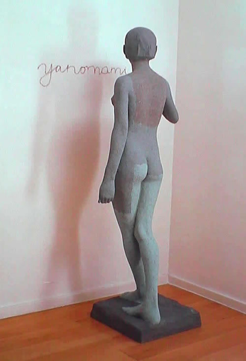 Claudia Hernandez  Escultura de India Yanomami